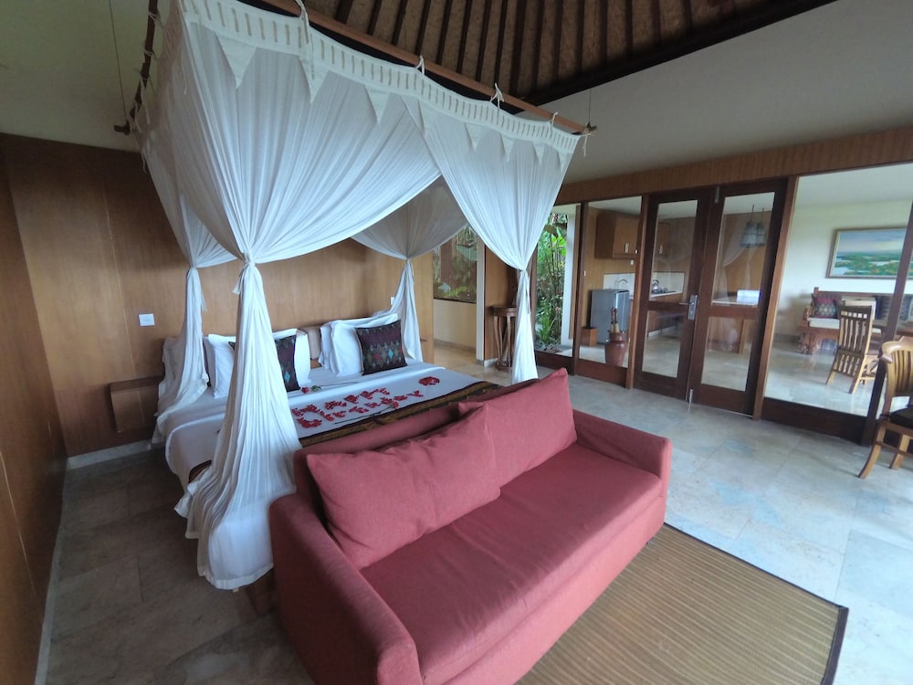 Motama Villa 6/50