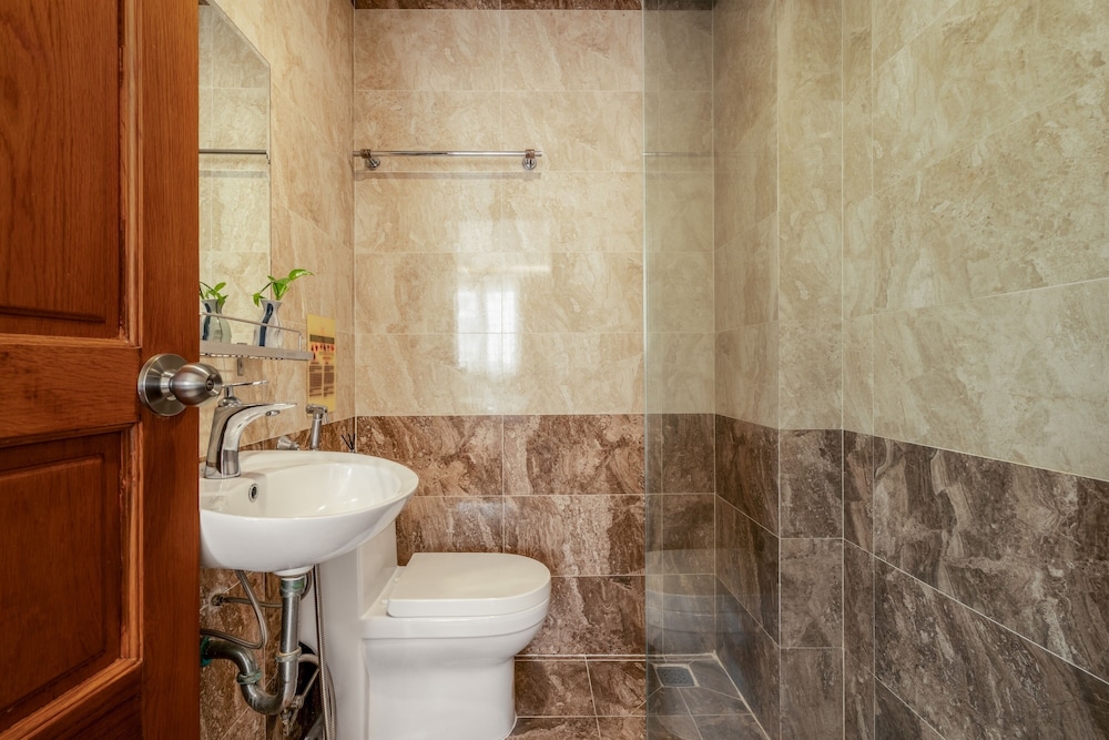 SAZI Erato Hotel - Free Airport & Breakfast 39/39
