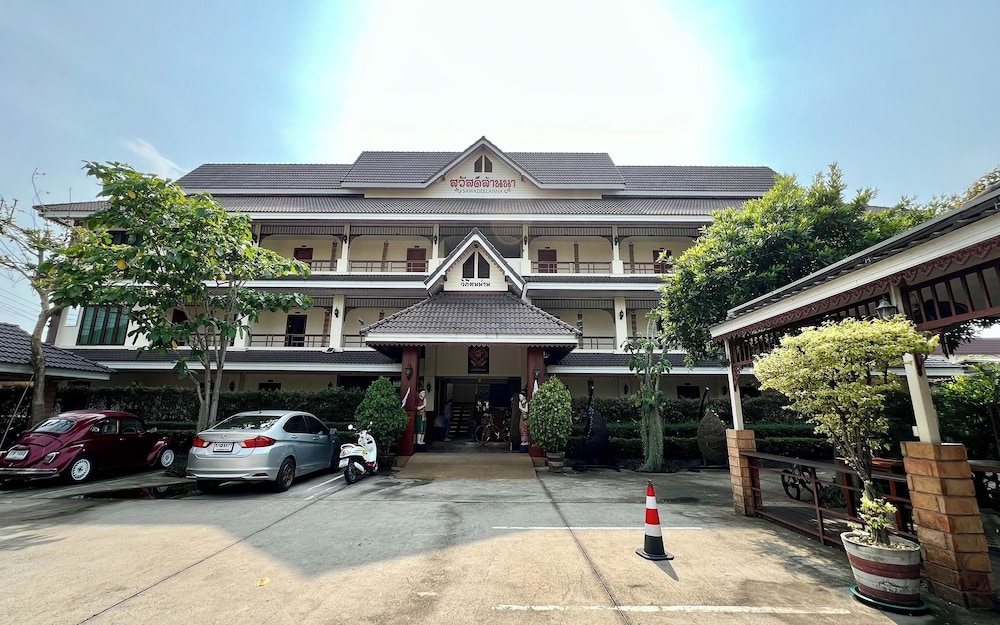 Sawadeelanna Hotel 58/63
