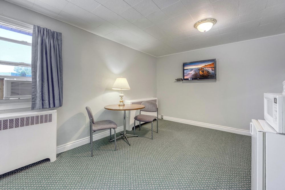 The Gables inn 43/64