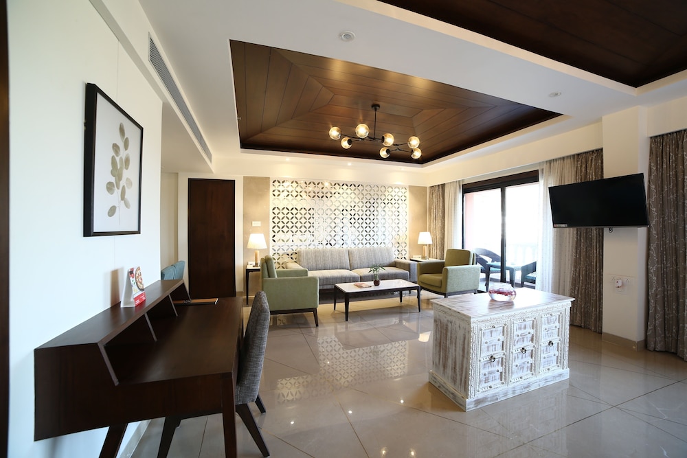 Lagoona Resort 54/78