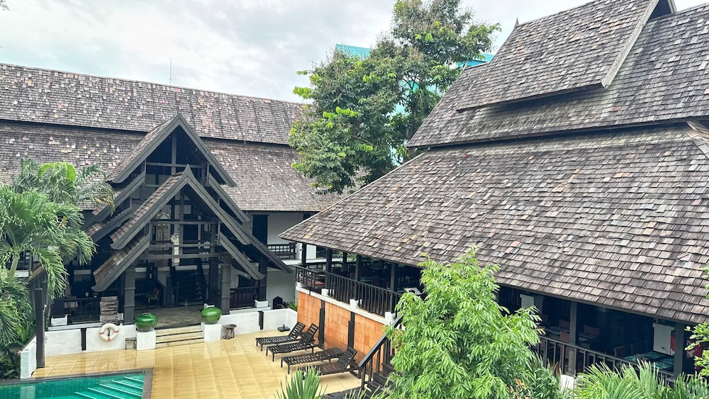Rainforest Chiangmai Hotel 5/81