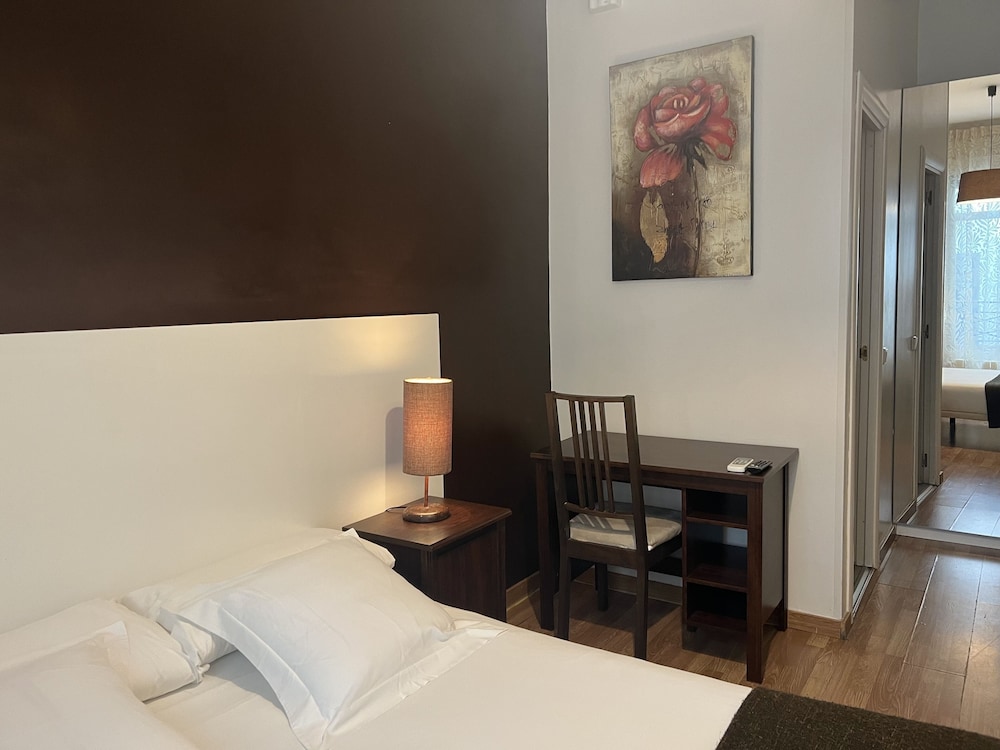 Thc Gran Via Hostel 2/28