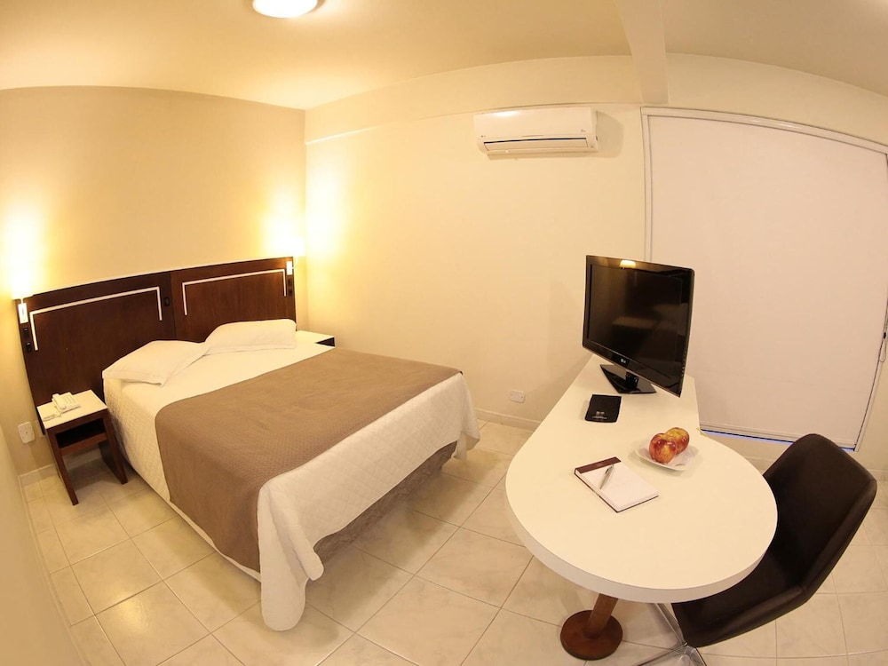Altadomo Hotel 17/69