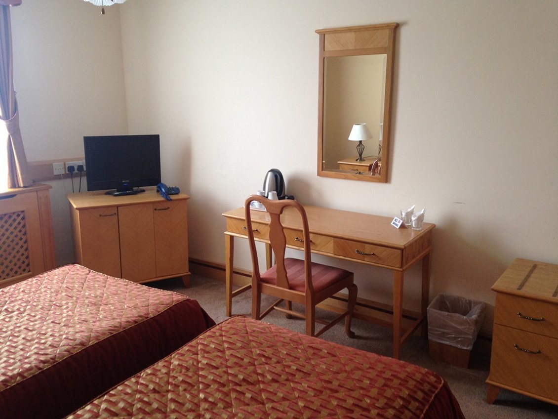 Troy Hotel 35/45