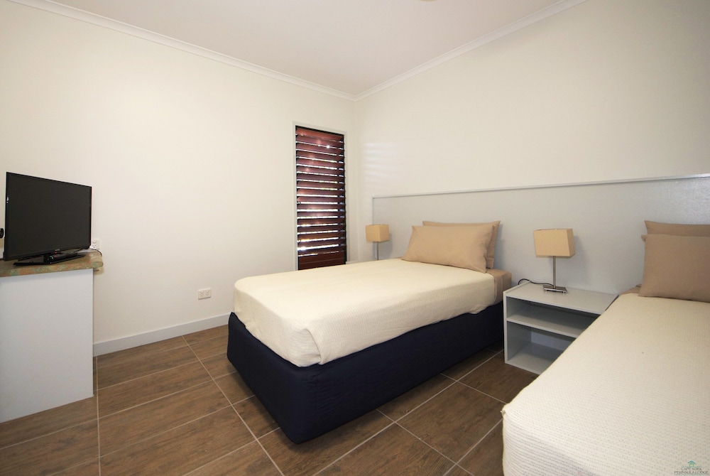 CAPE YORK PENINSULA LODGE 9/25