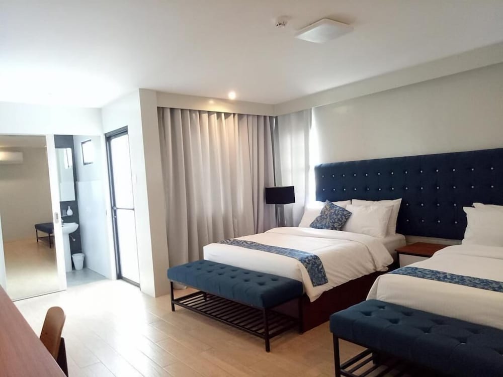 The Madeline Boutique Hotel & Suites 10/28