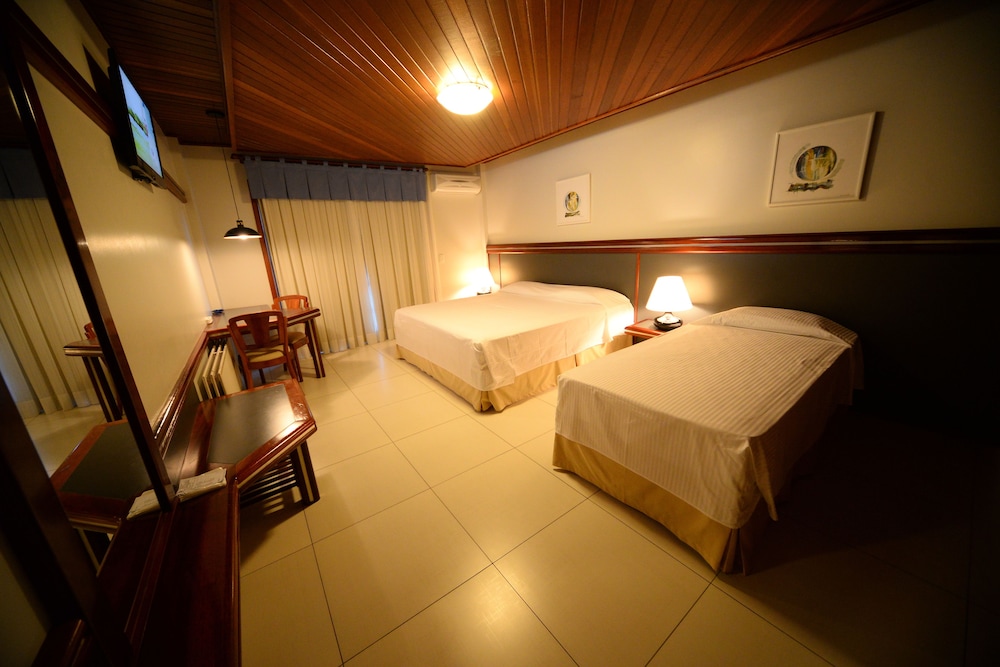 HOTEL AGUAS CLARAS 25/50
