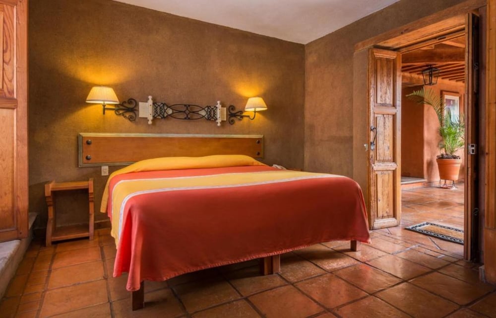 Hotel Casa del Refugio 32/54