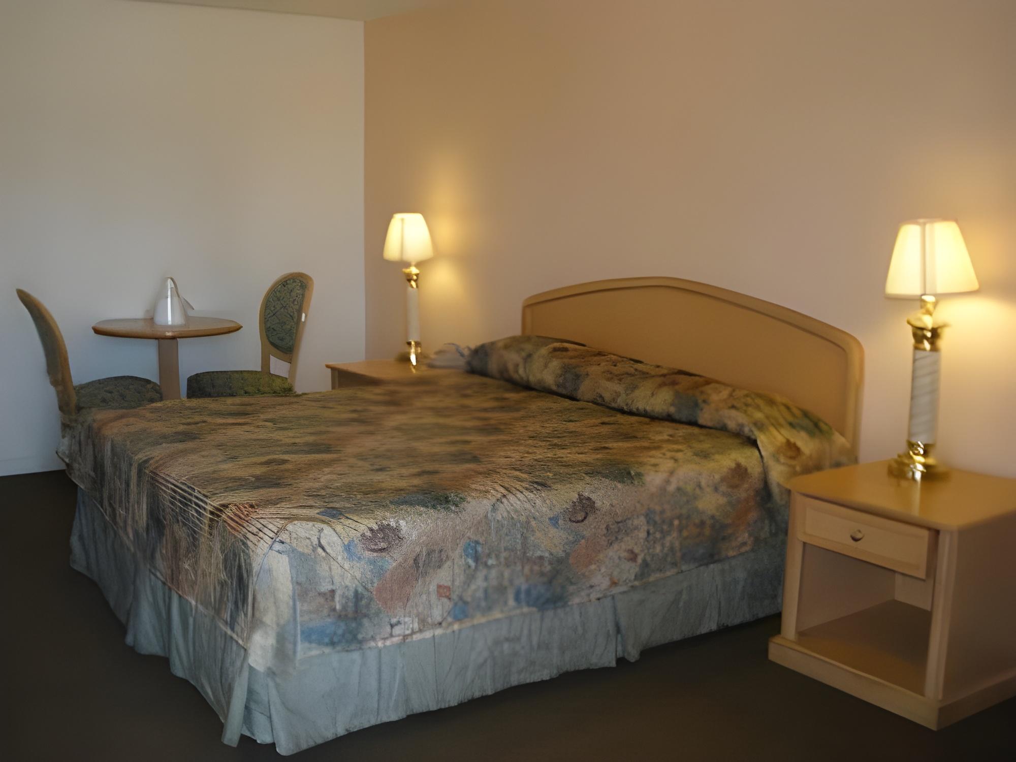 Kings Inn Motel 10/18