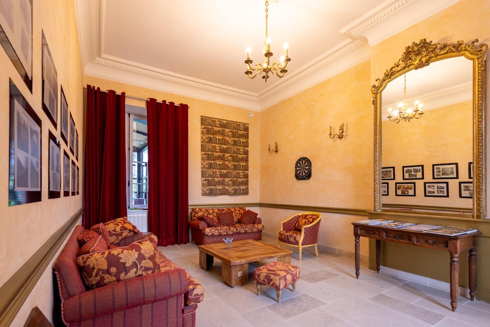 Hotel the Originals Domaine Des Thomeaux 37/50