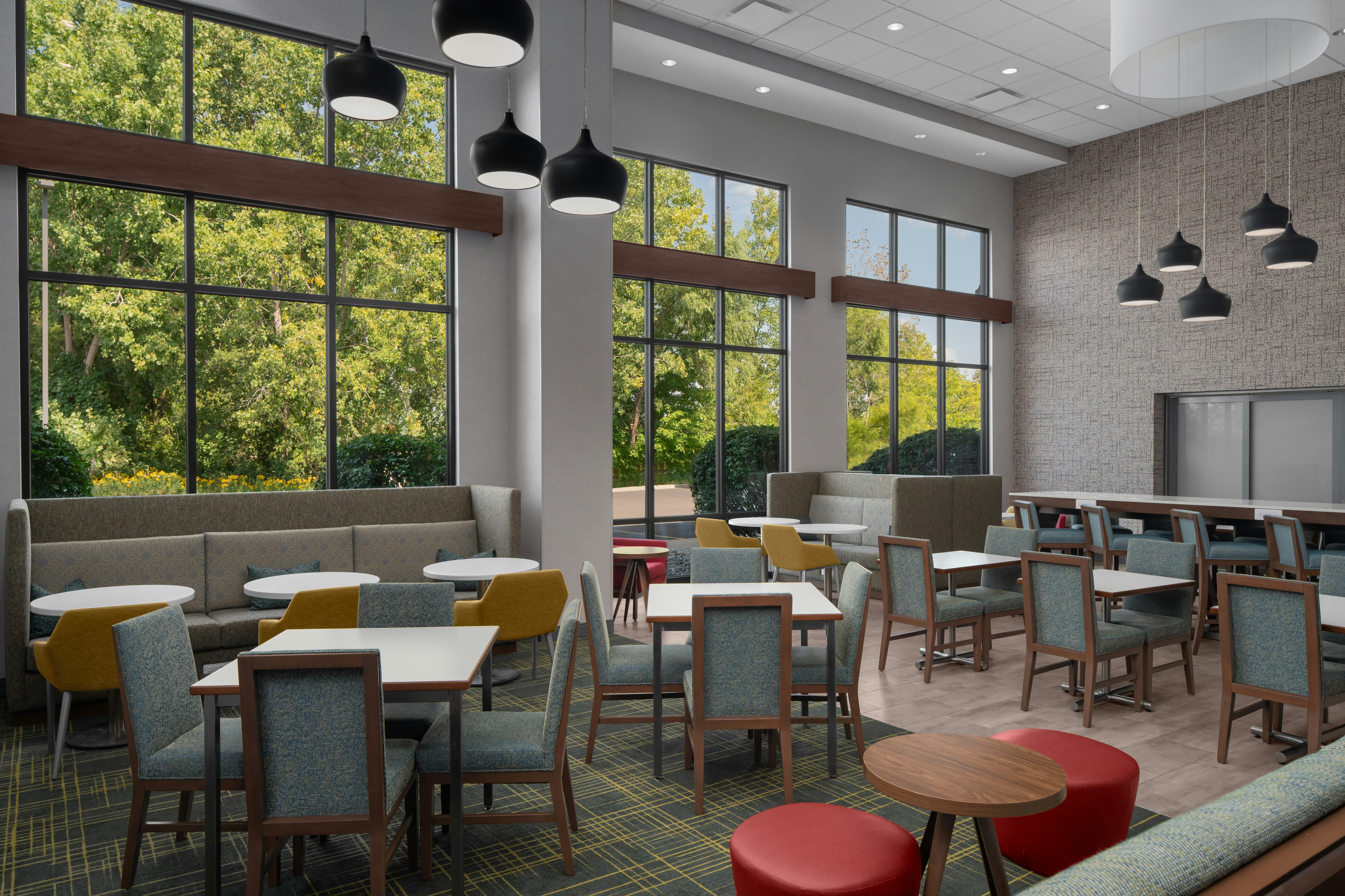 Hampton Inn & Suites Grand Rapids-Airport 28th St 9/14