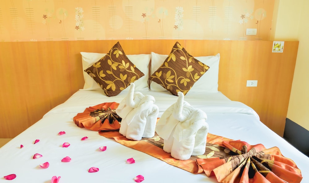 The Orange City Resort photo3