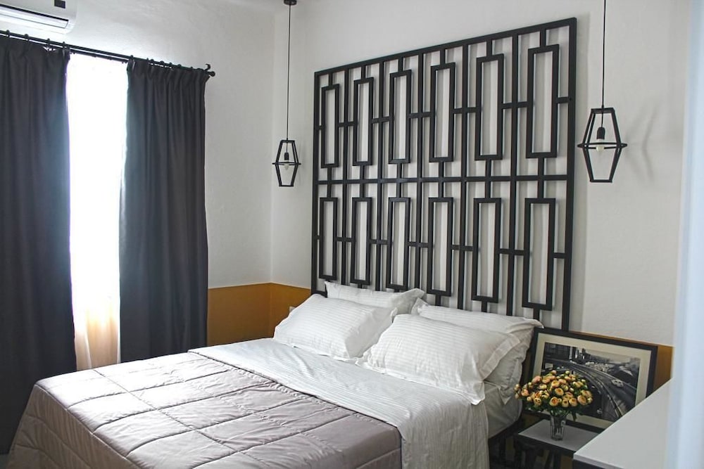 BUDGET, DOUBLE OR TWIN BED