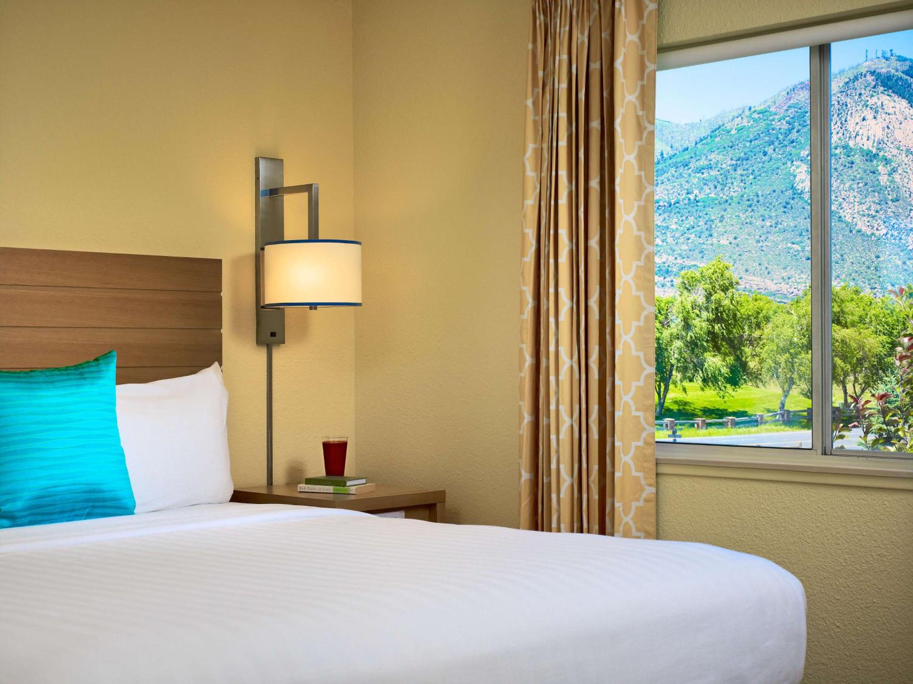 2 BEDROOMS, SUITE, KING BED, ACCESSIBLE