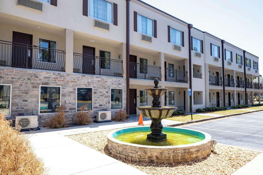 Days Inn by Wyndham College Park Atlanta Airport South 4/59