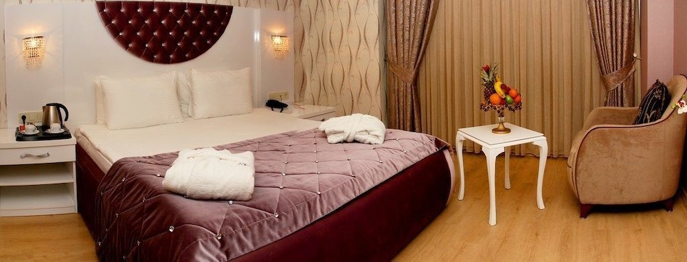Adanava Hotel 11/50