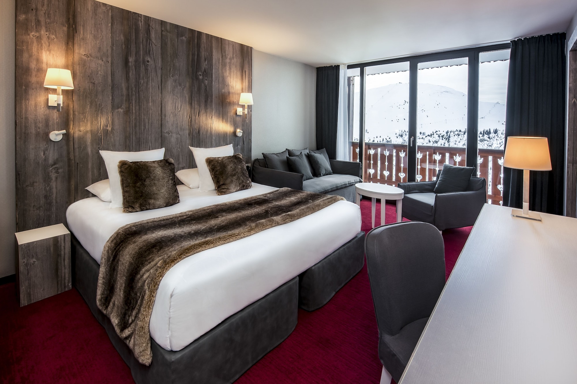 Family Suite, Queen and Twin Beds, Valley View, Balcony