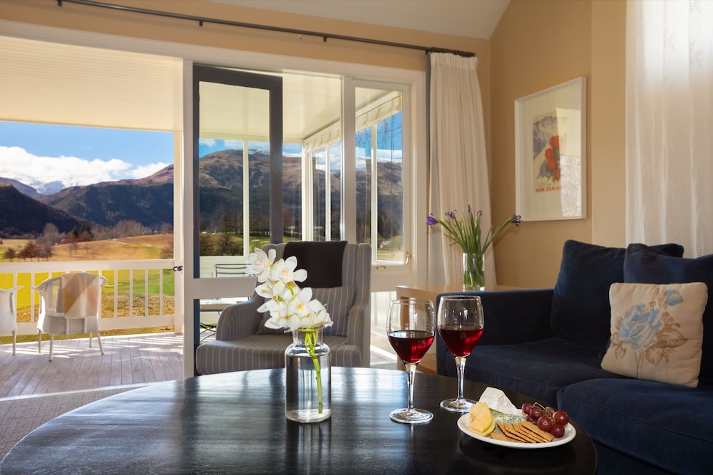 Millbrook Resort 32/50