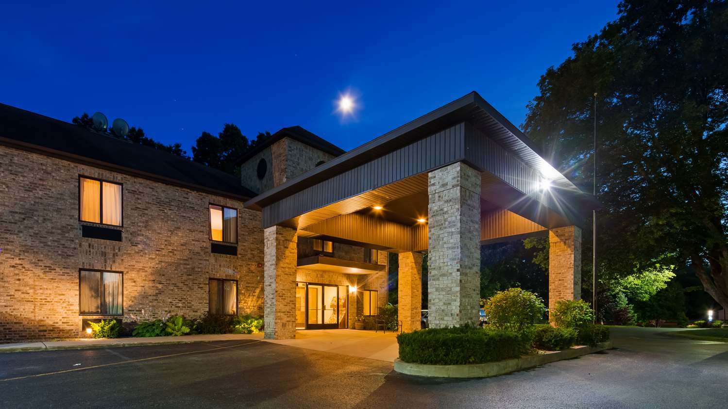 Best Western Plaza Hotel Saugatuck 2/16