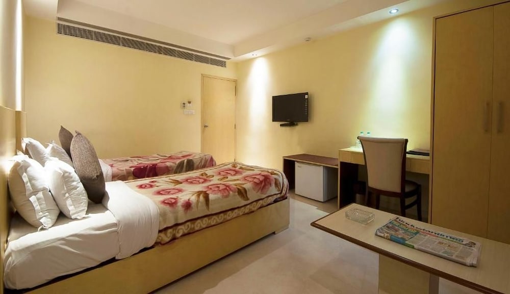 Mayur Hotel 14/49