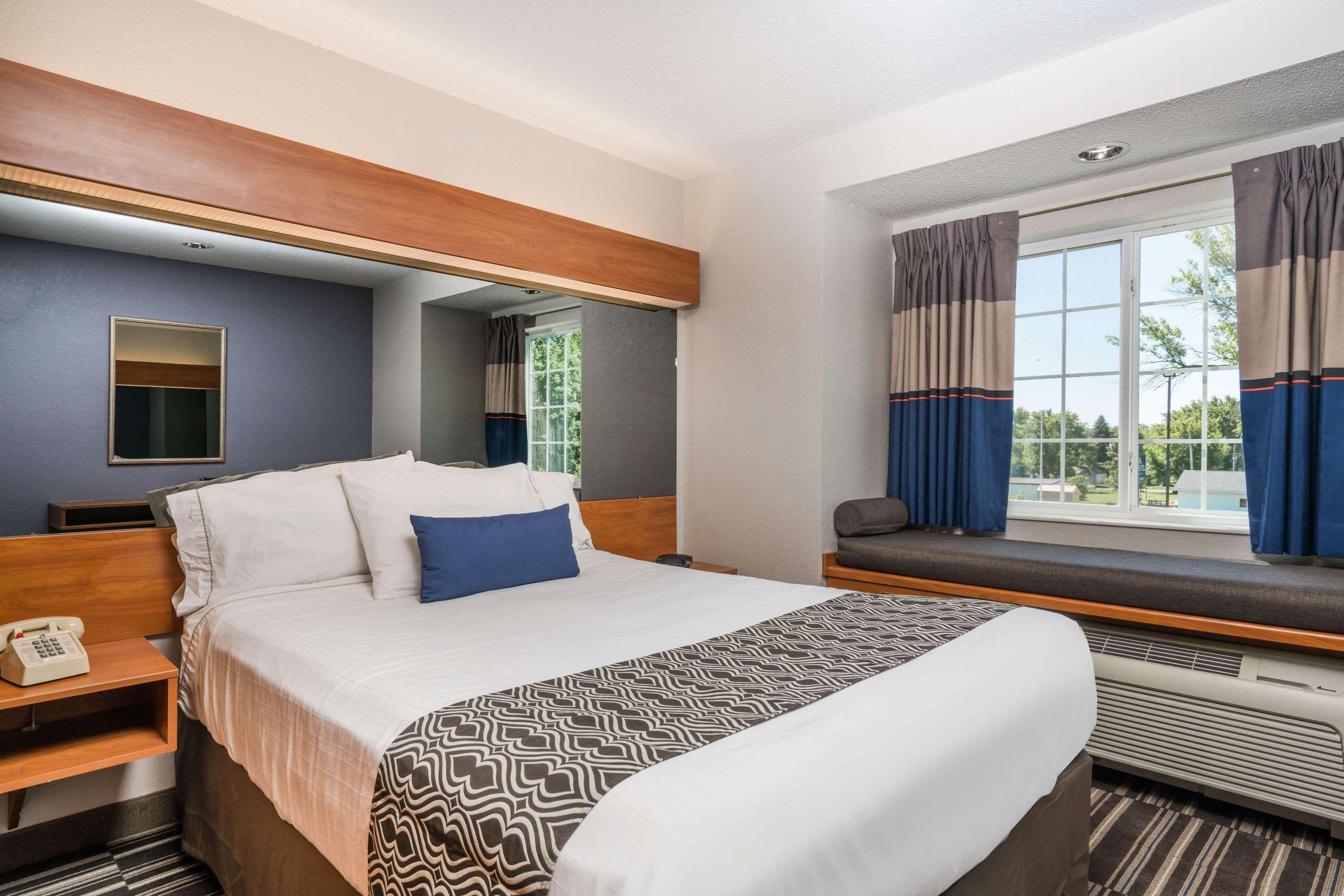 Microtel Inn & Suites by Wyndham Springfield, MN 5/16