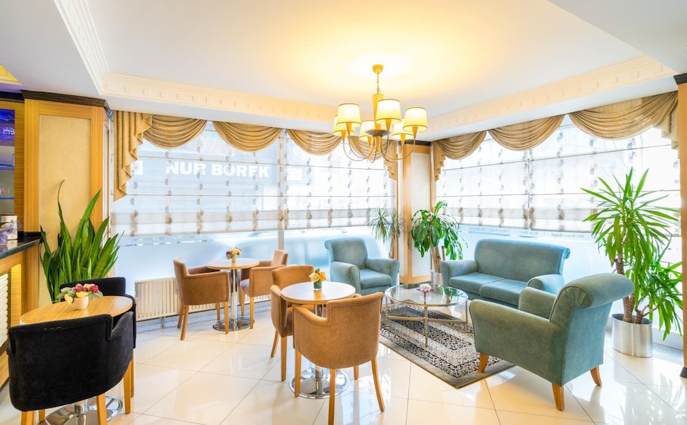 My Rose Hotel 27/44