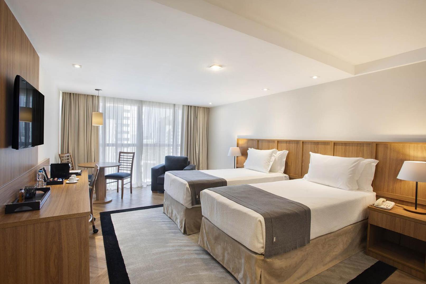Deluxe, Twin Beds