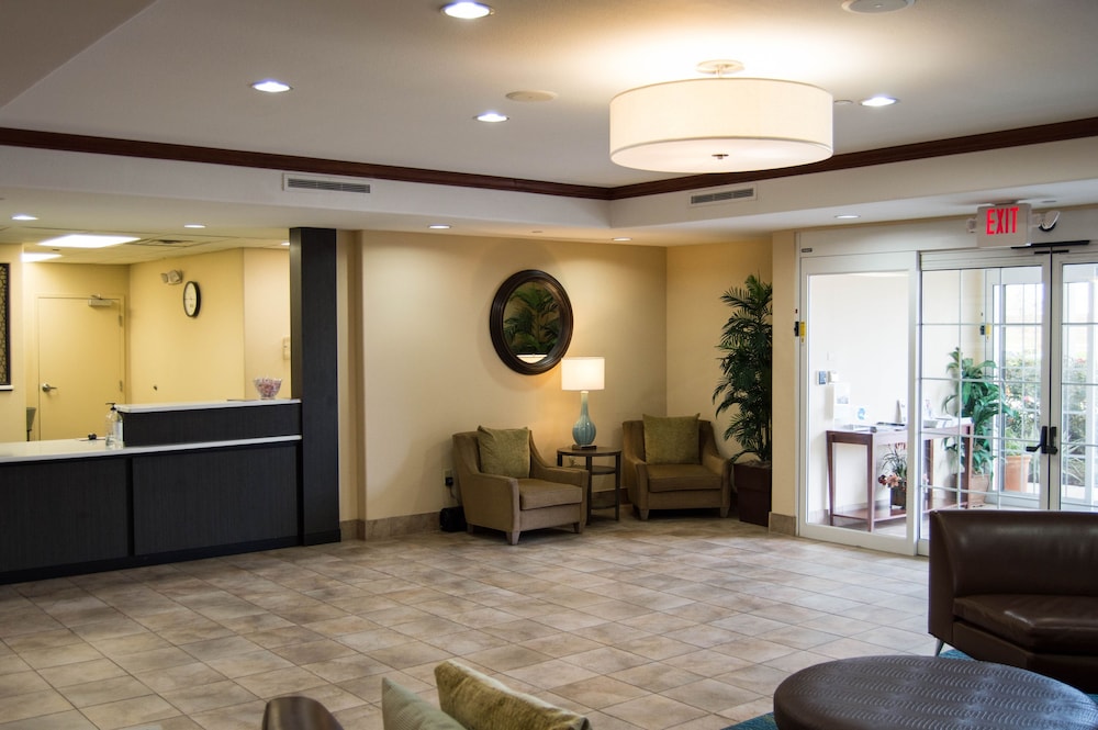 Candlewood Suites Victoria 8/66