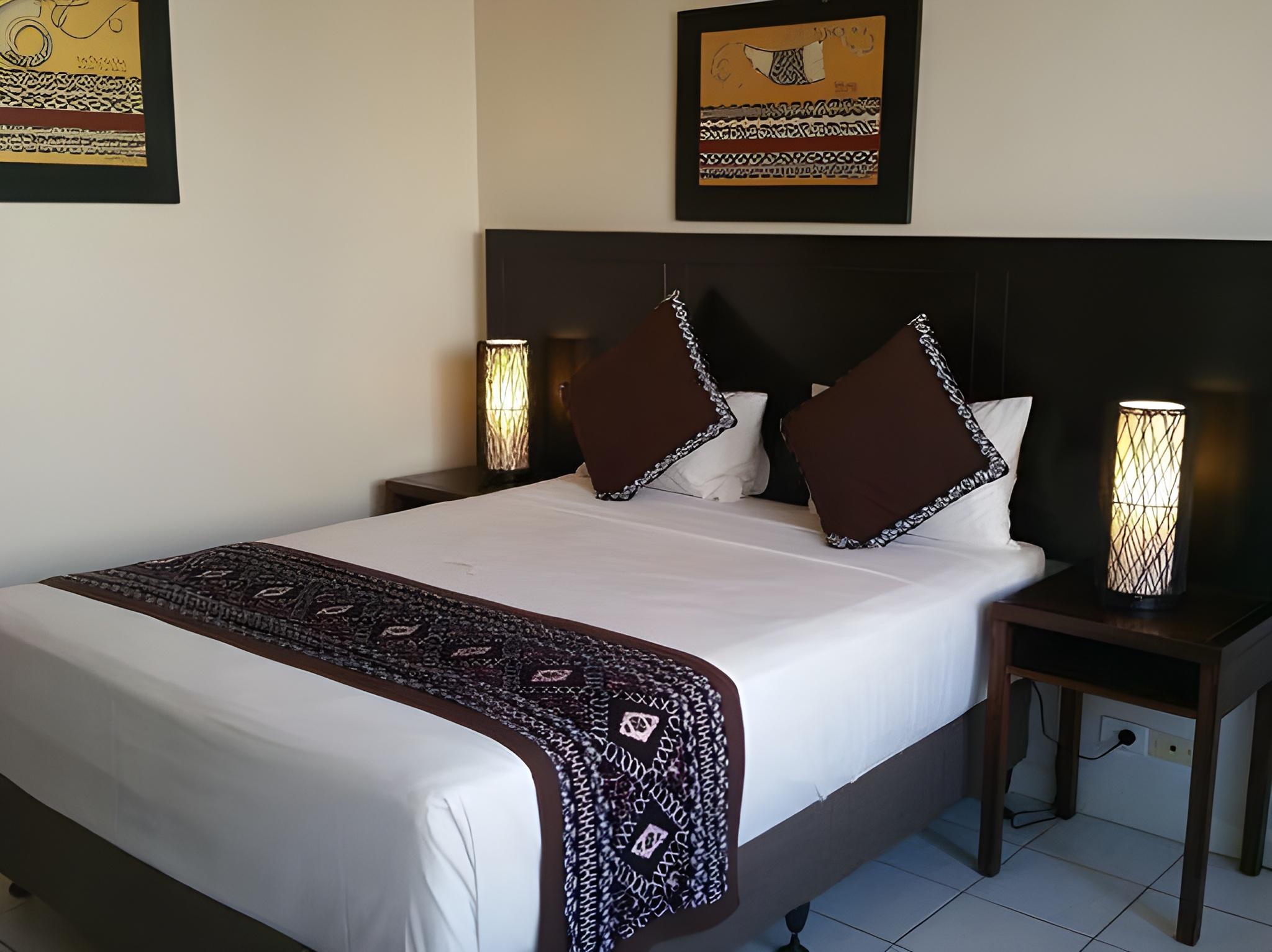 Room, Garden View