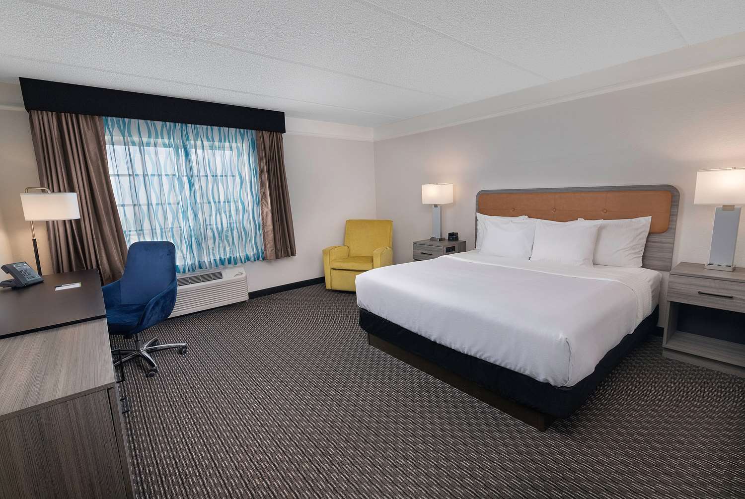 La Quinta Inn and Suites by Wyndham Miami Airport West 24/60
