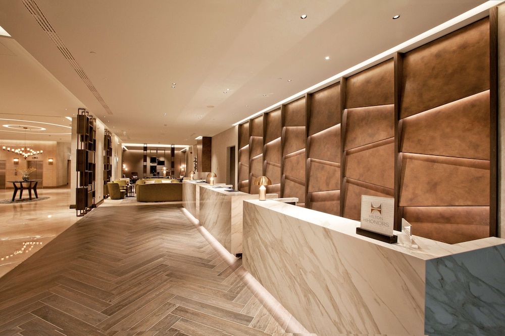 Hilton Milan Hotel 11/83