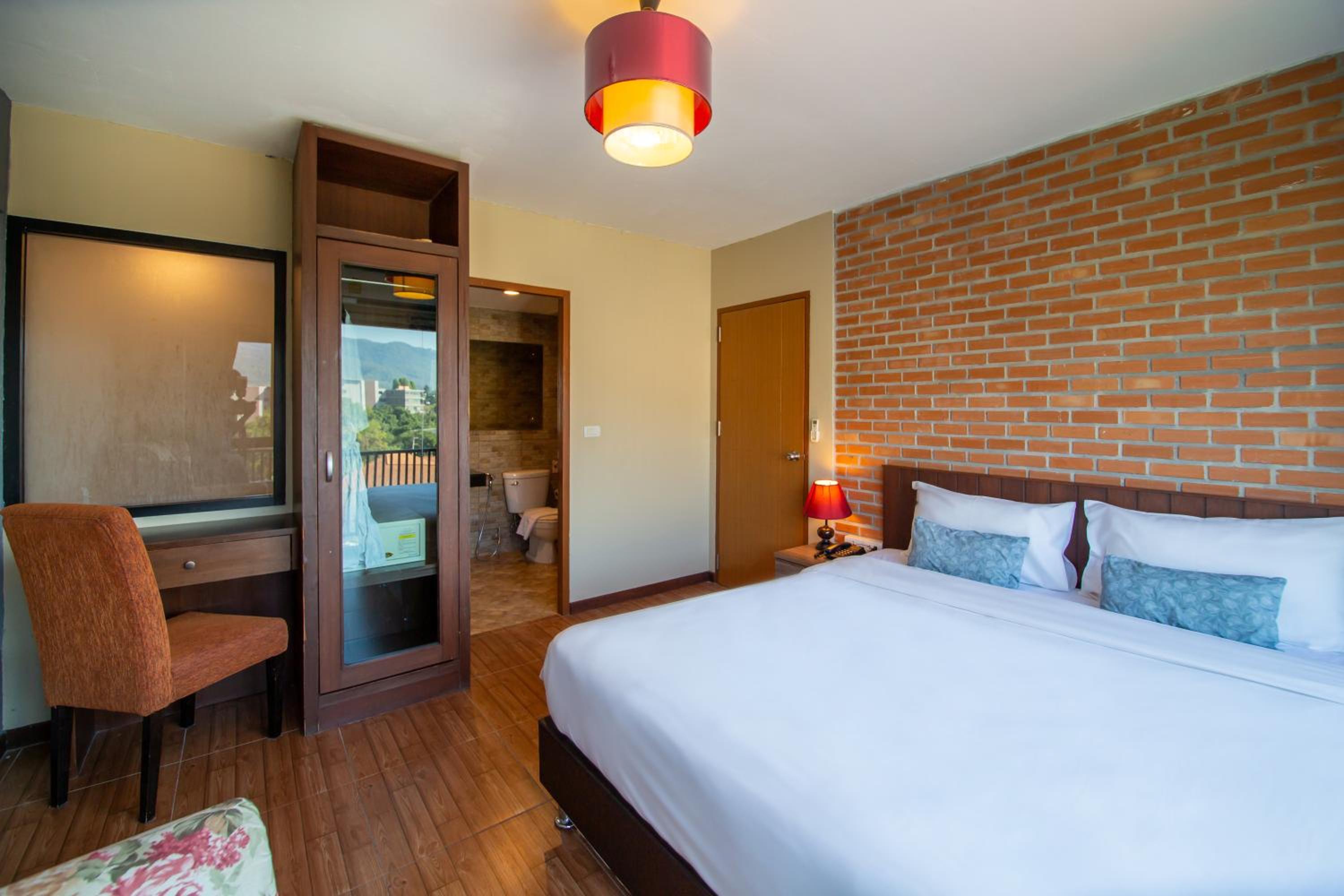 1 Bedroom, Suite
