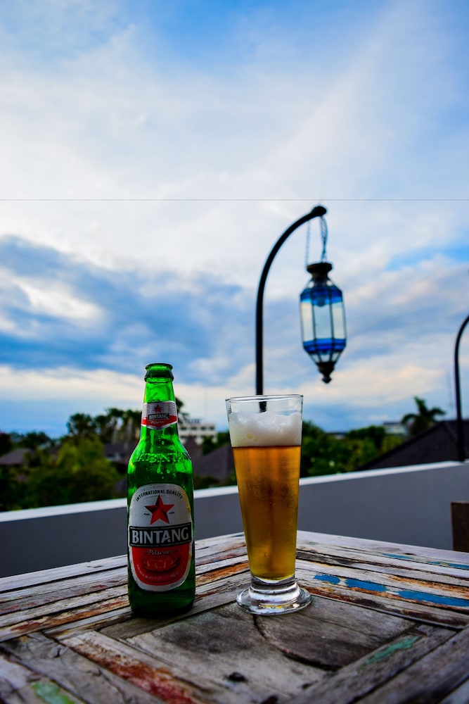 Hola Seminyak 25/50