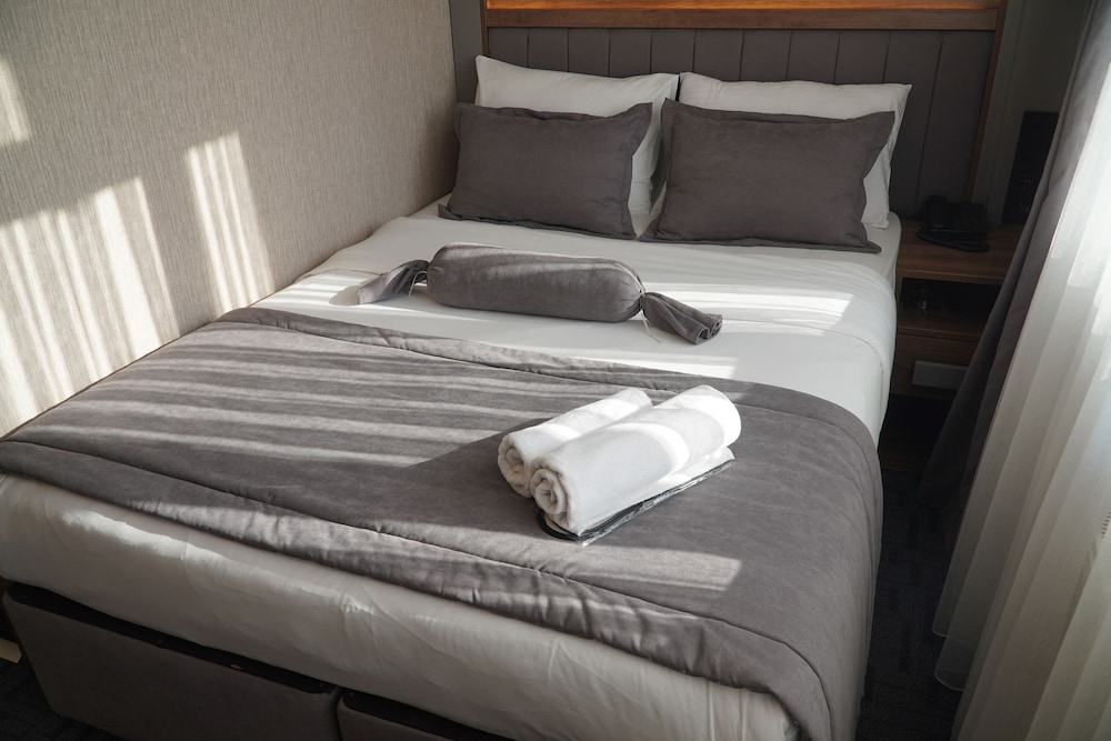 Best House Hotel 33/58