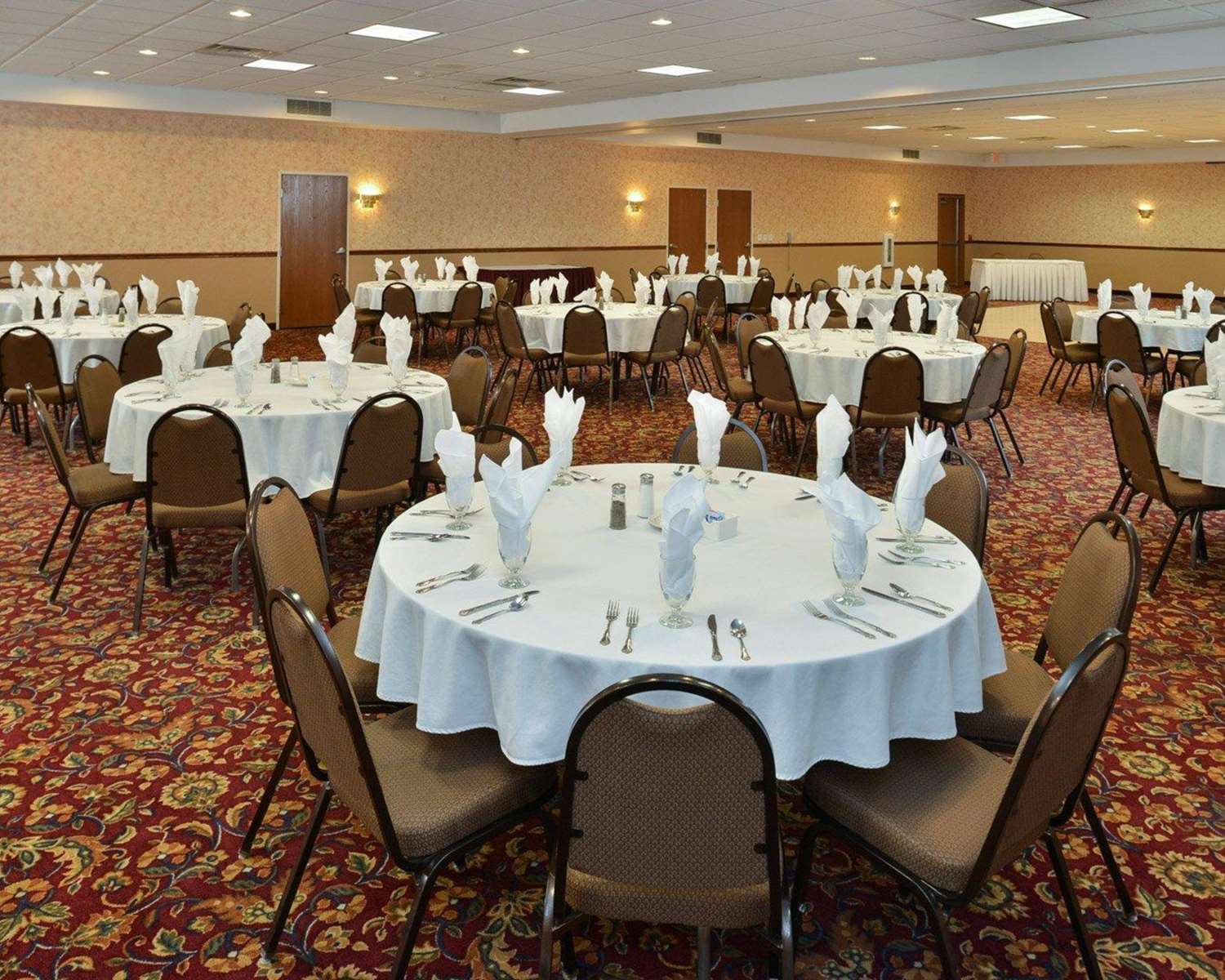 Quality Inn Suites Fort Madison Near Hwy 61 17/21