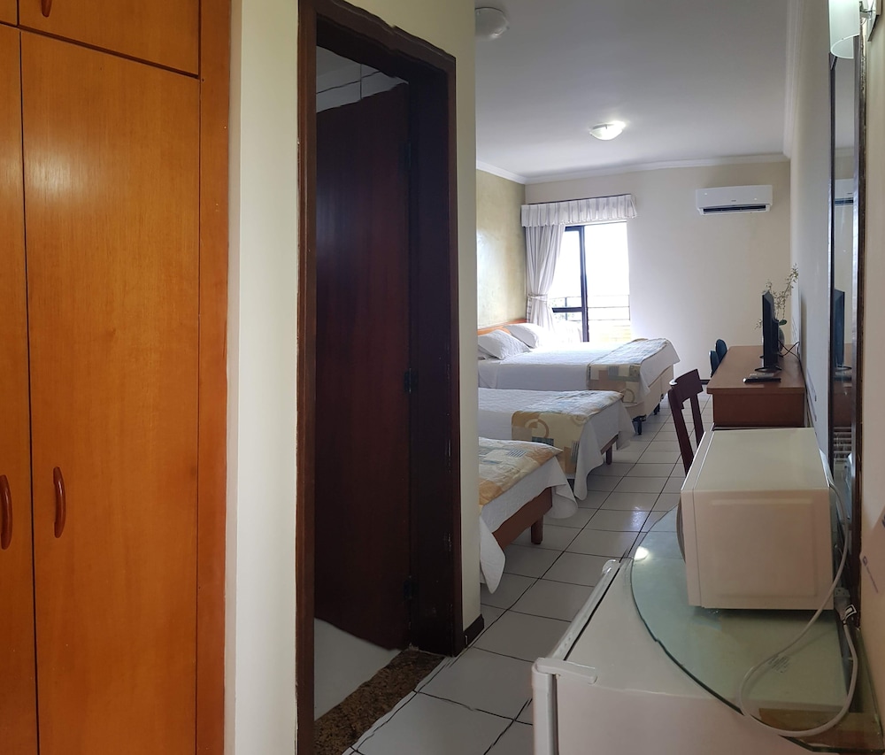 Golden Beach Hotel 74/86