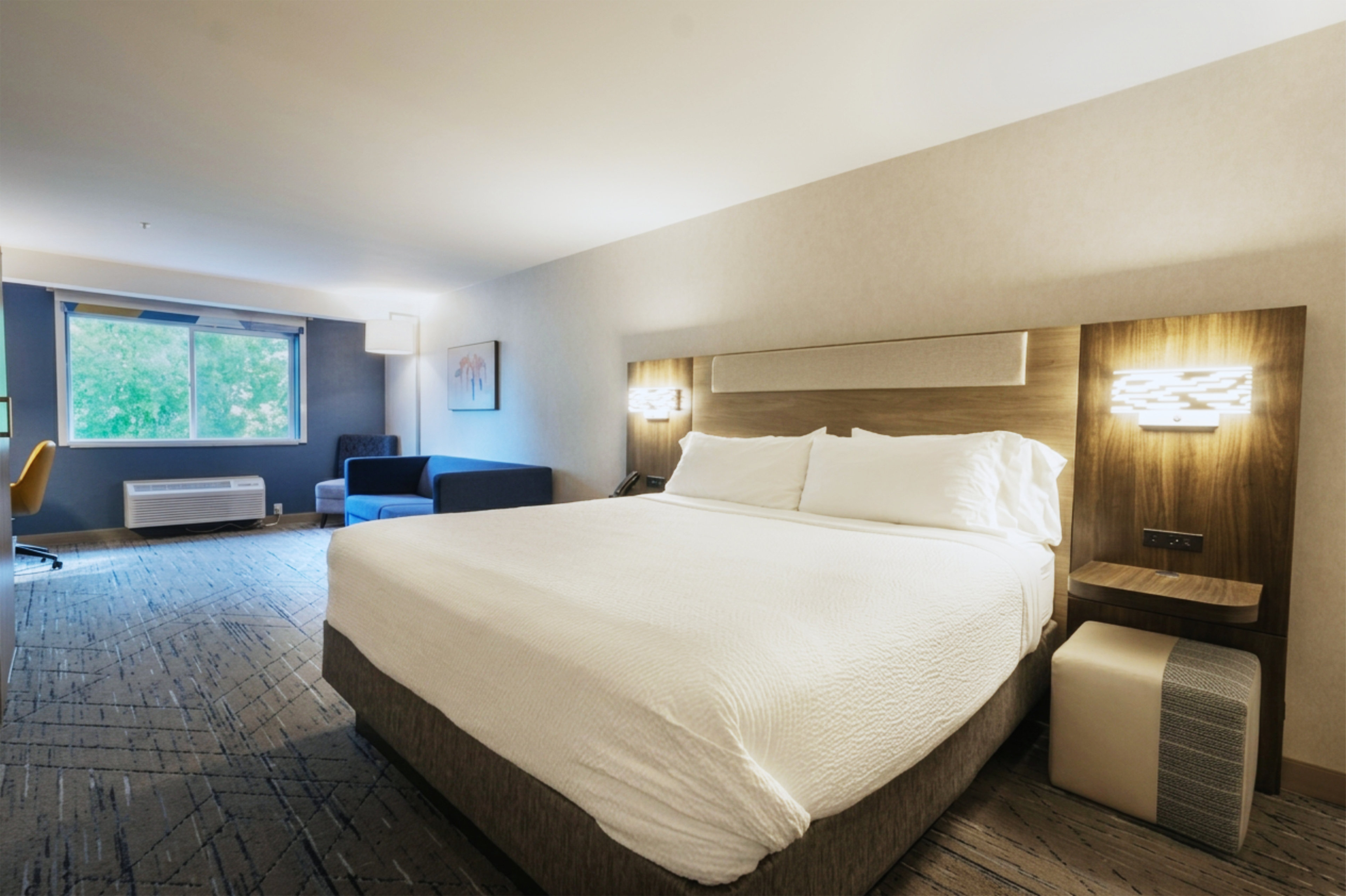 Holiday Inn Express Bothell 15/50