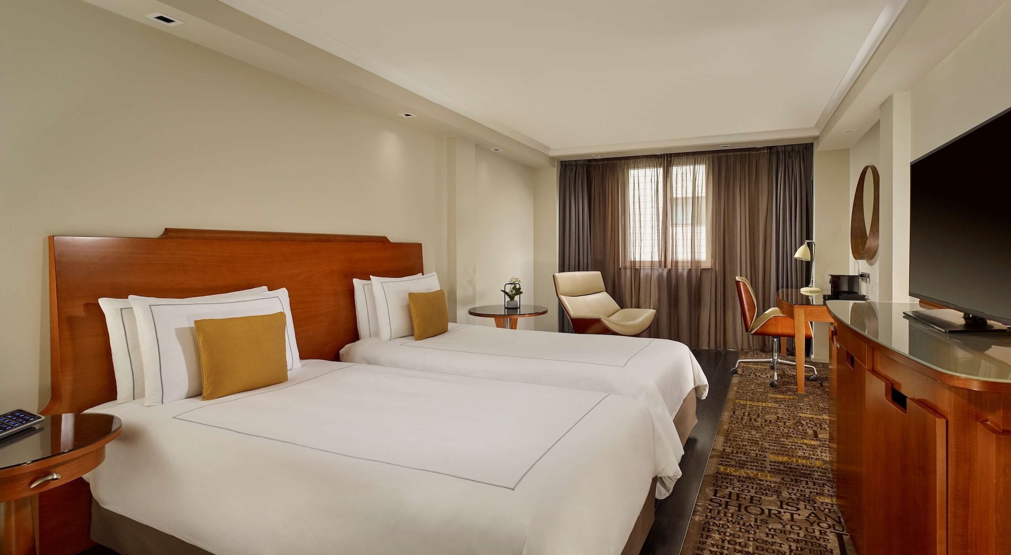 EXECUTIVE, TWIN BEDS