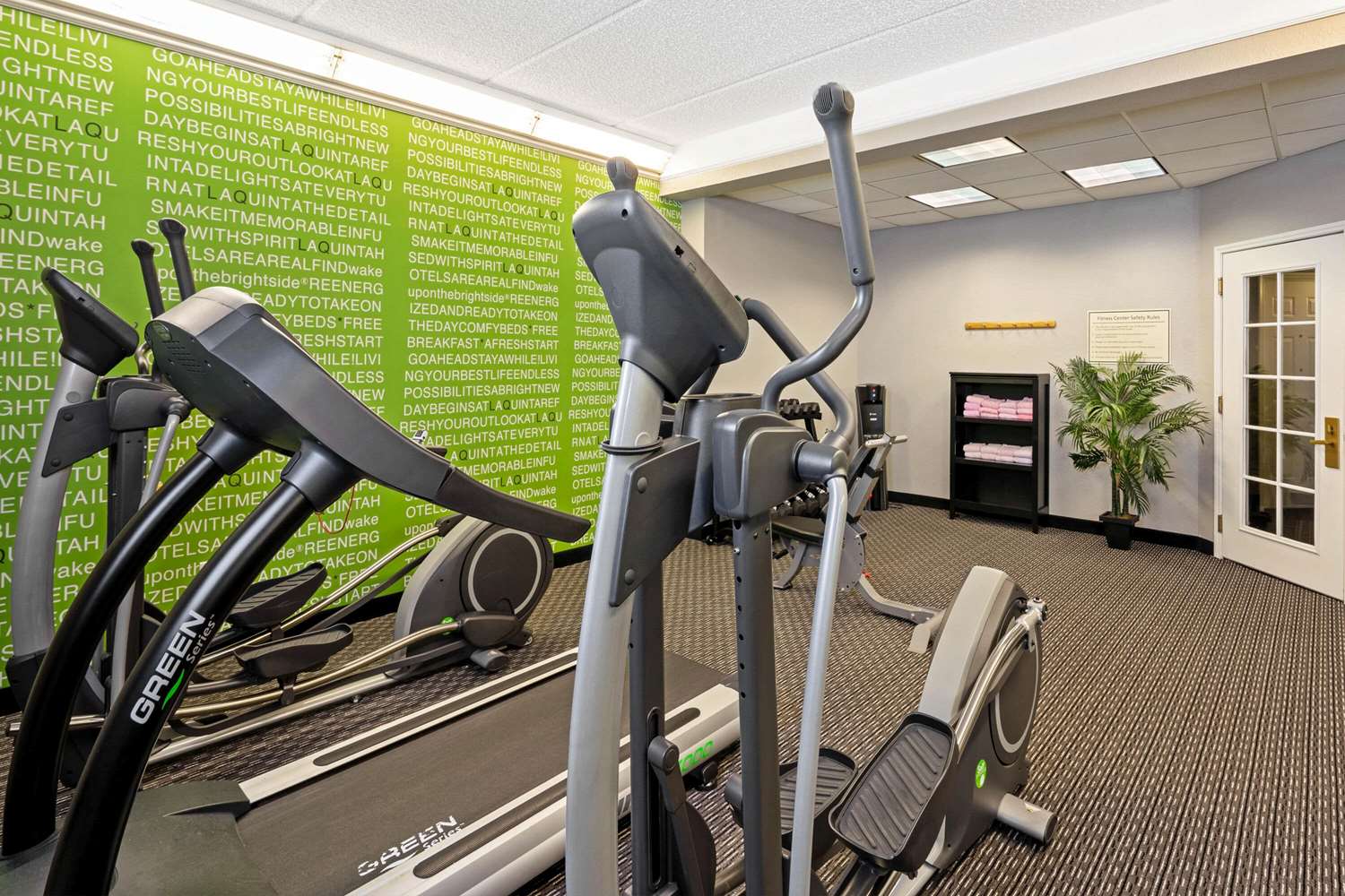 La Quinta Inn & Suites by Wyndham Houston West Park 10 8/19