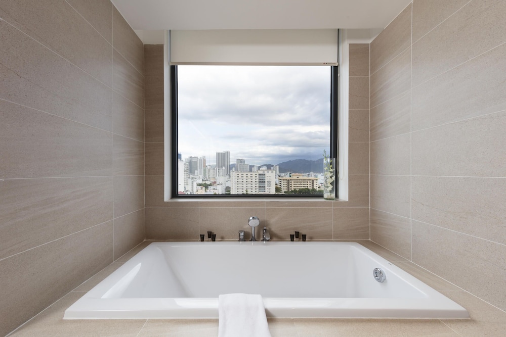 DQua Hotel and Apartment 48/50