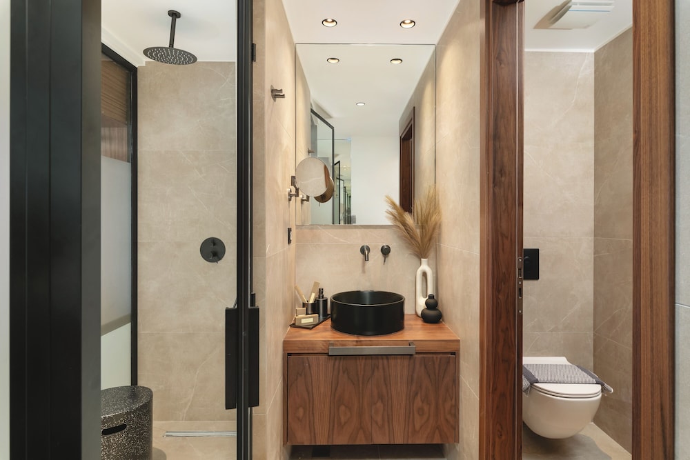 Elia Sea Suites 68/72