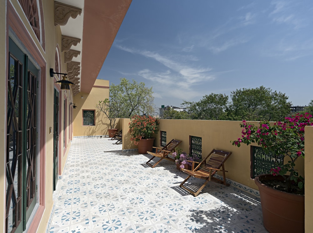 NARAIN NIWAS PALACE 43/49