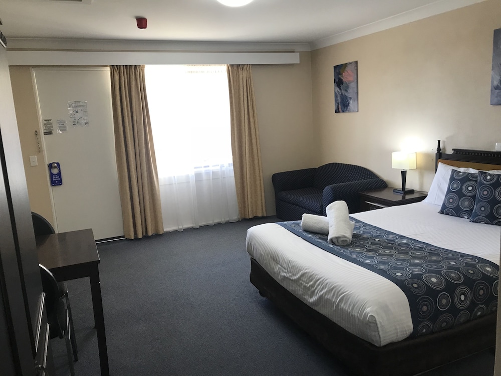 Hideaway Motor Inn 16/52