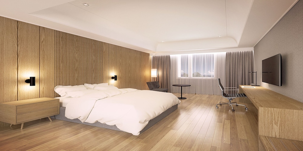DELUXE, QUEEN BED