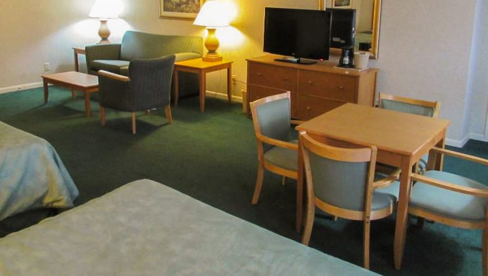 Magnuson Grand Pioneer Inn And Suites 40/48