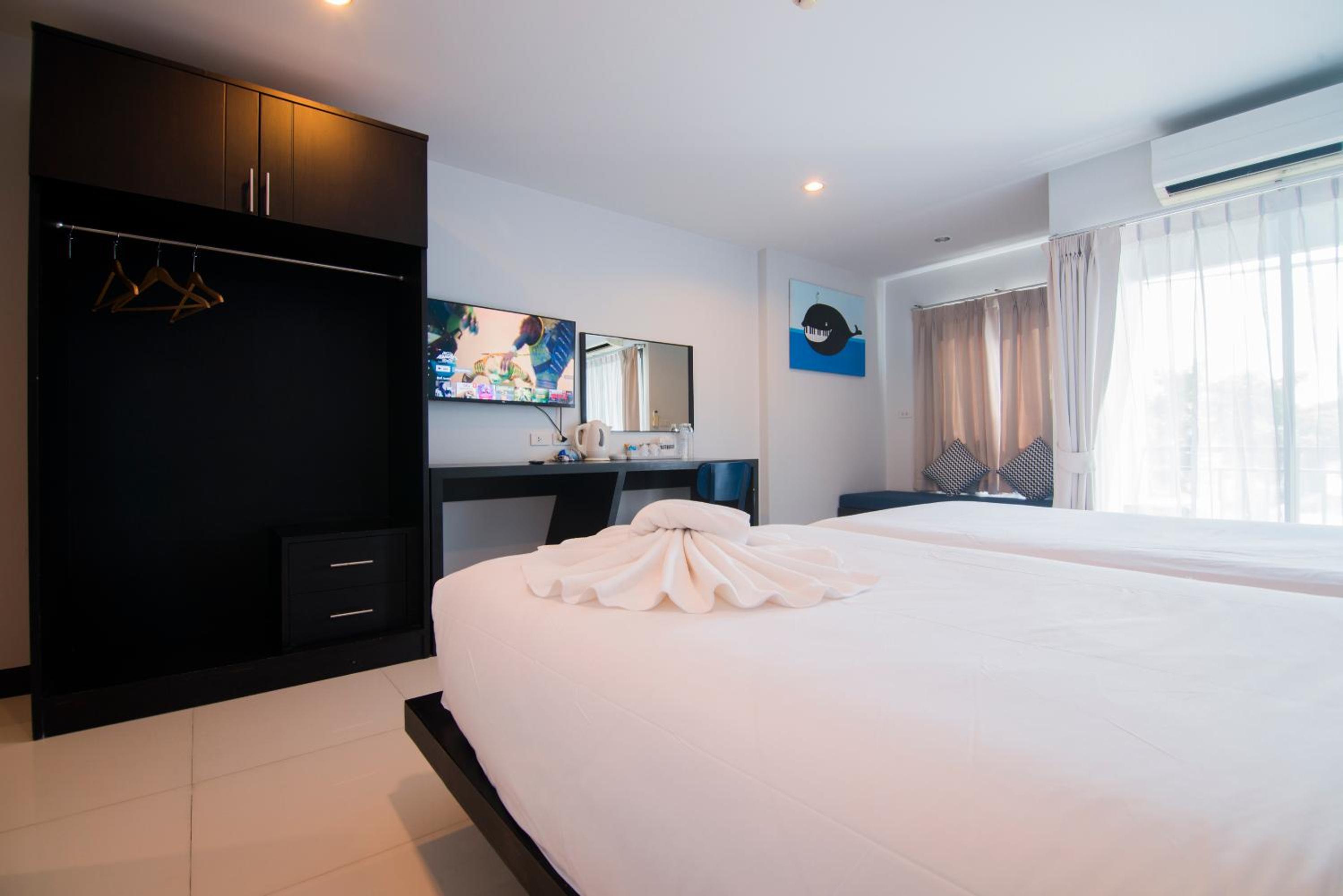 Room, Twin Beds, City View, Balcony