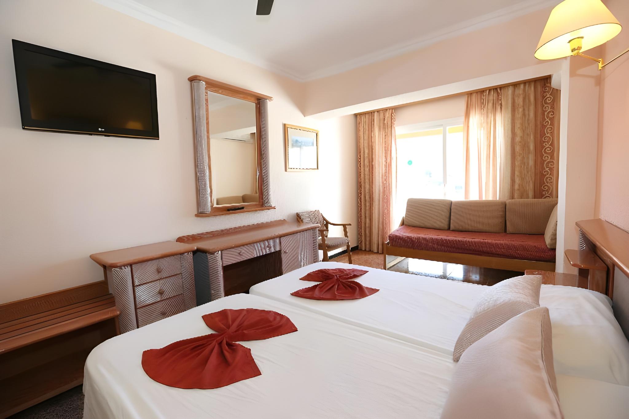 Room, Double or Twin Bed, Forest View