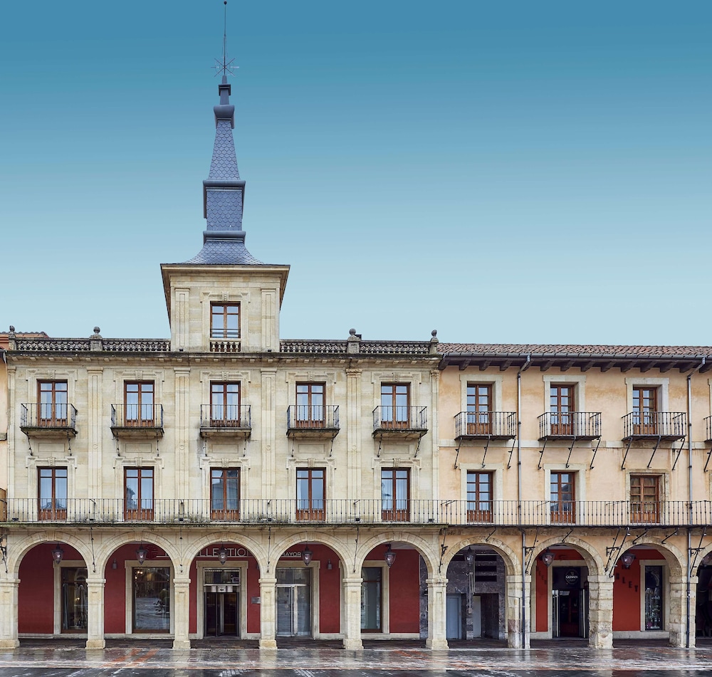 NH Collection Leon Plaza Mayor 2/50