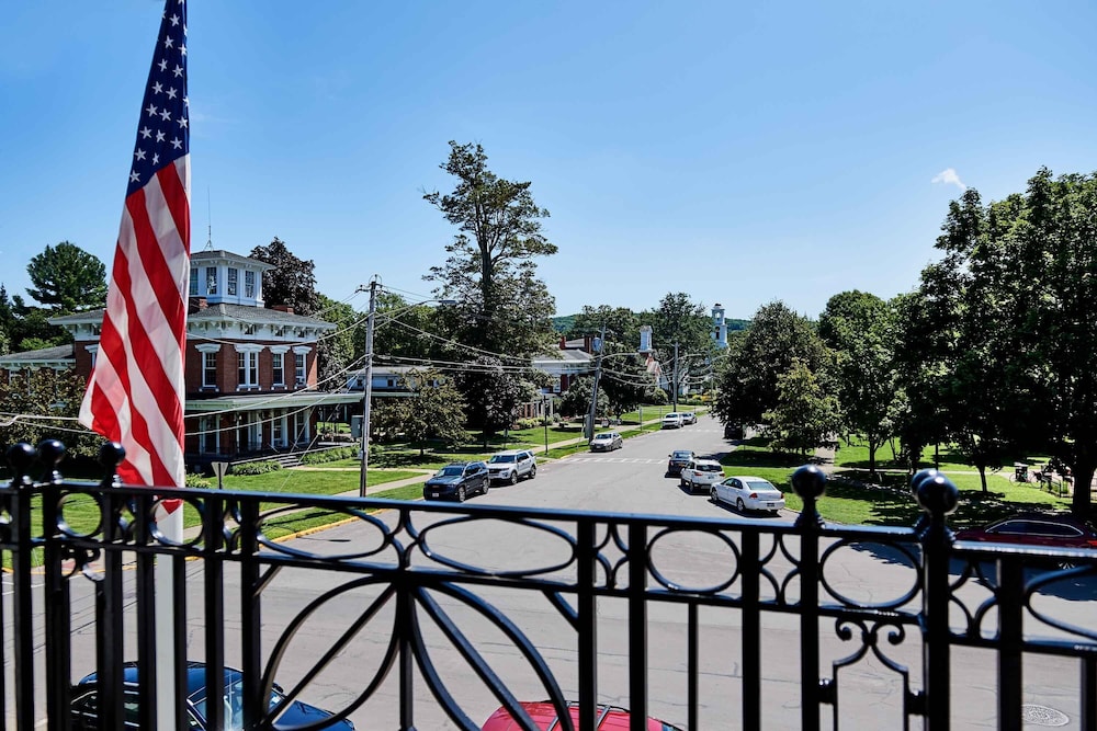 Colgate Inn 28/50